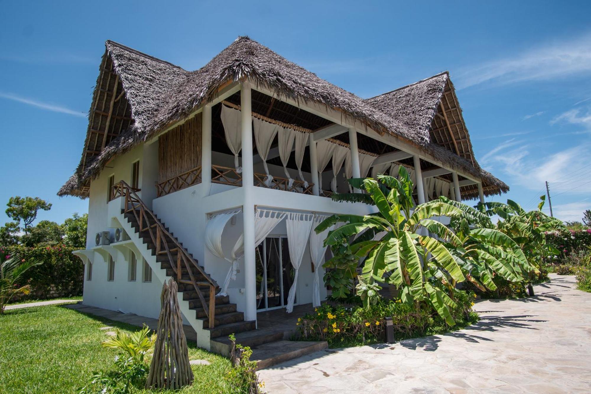 Rafiki Tamu Residential Resort Ватаму Экстерьер фото